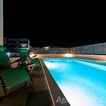 Apartman Luxury Charm With Pool *