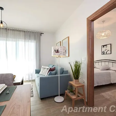 Luxury Charm With Pool Apartment