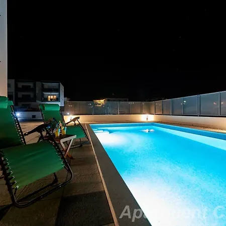 Apartmán Luxury Charm With Pool *