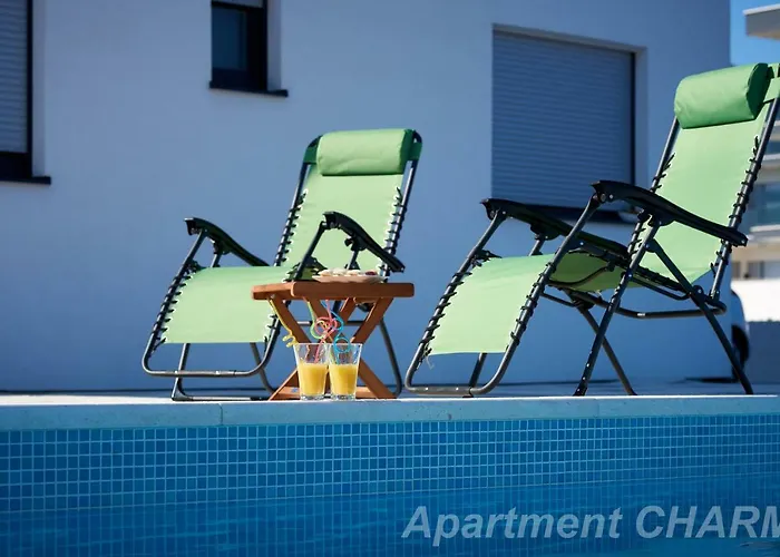 Luxury Charm With Pool * 特罗吉尔