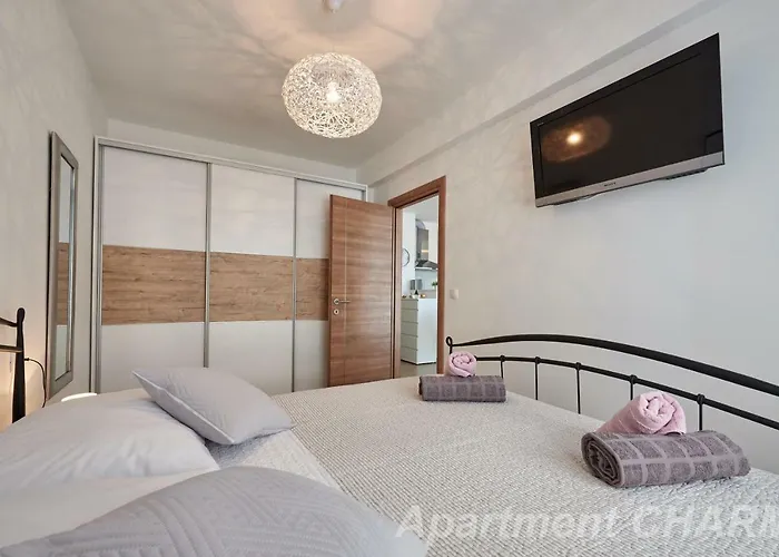 Апартаменты Luxury Charm With Pool Трогир