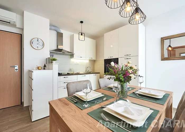 Luxury Charm With Pool Lägenhet